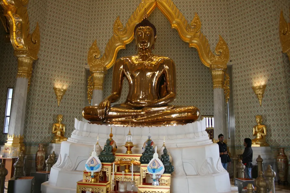 Wat Traimit